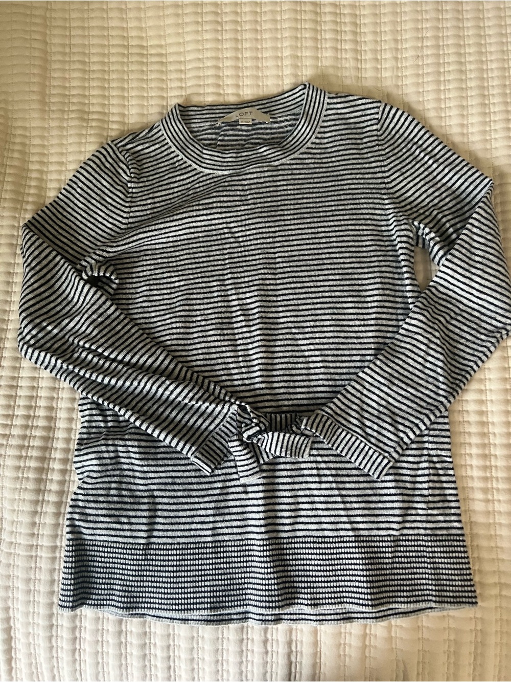 Loft long sleeve light sweater tie wrist XS